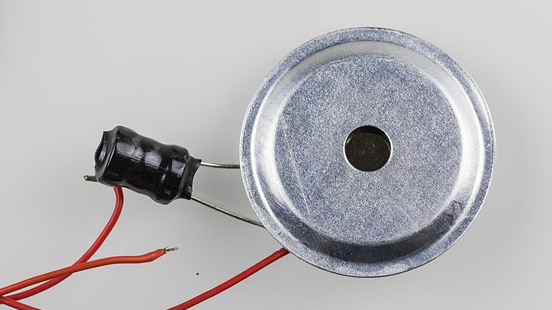 Piezoelectric buzzer